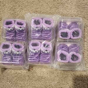 6 Baby Booties with Cat Design